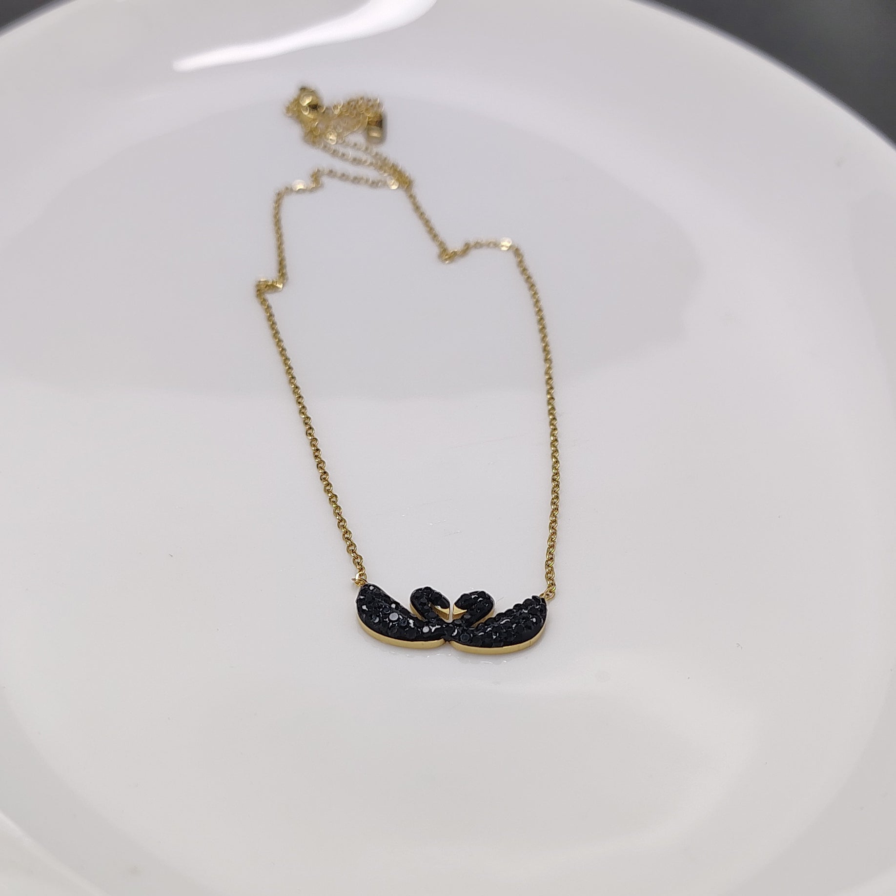 Black Duo-Swan Bar Necklace